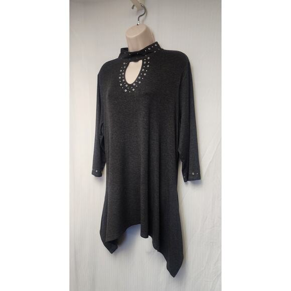 Belldini Stretch Embellished 3/4 Sleeves Tunic Gray Top Blouse Hanky Hem 2X - Picture 2 of 10